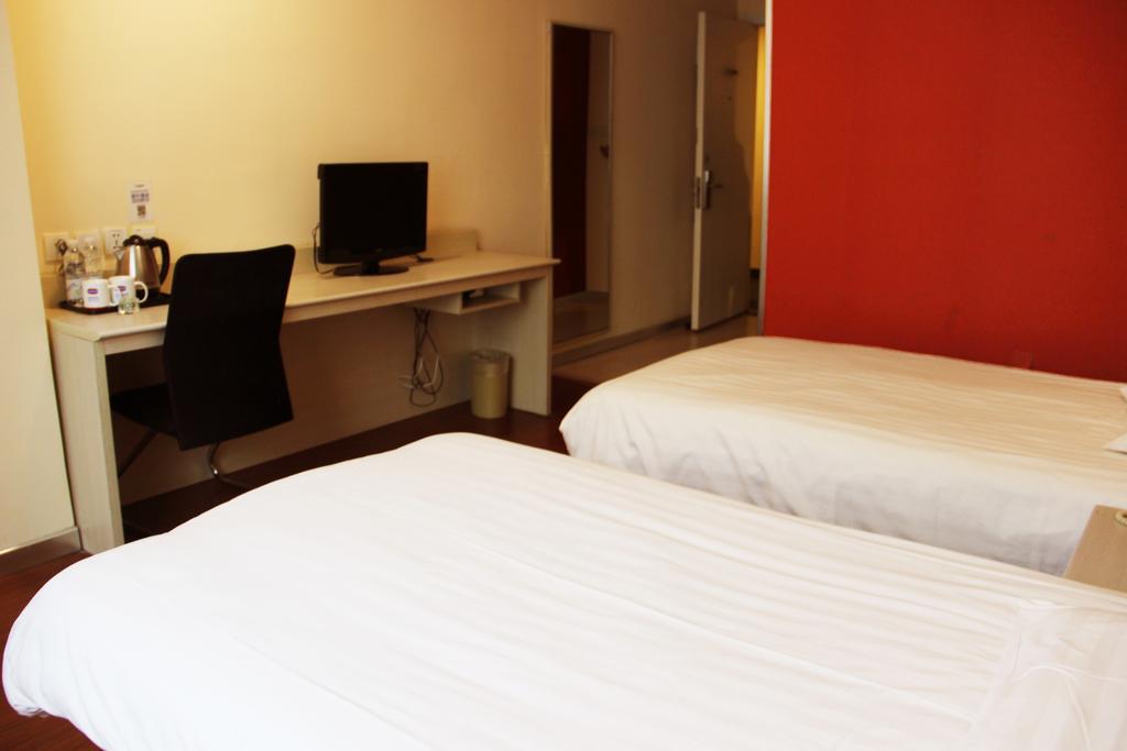 Hanting Express Qingdao Zhongshan Road Стая снимка