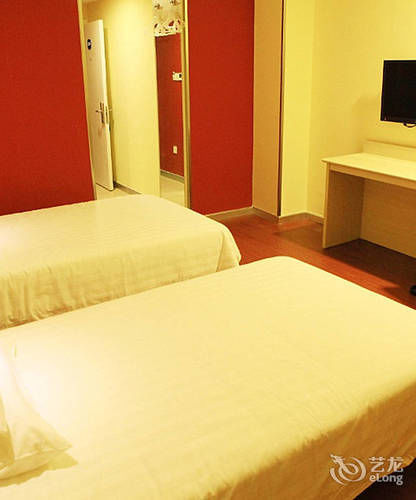 Hanting Express Qingdao Zhongshan Road Екстериор снимка