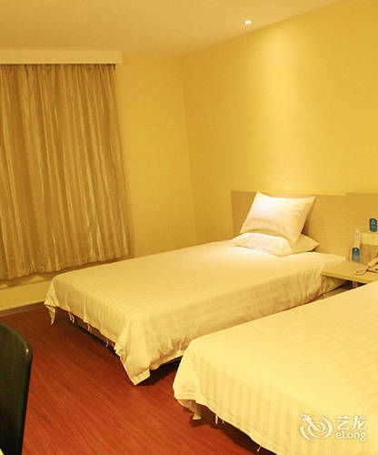 Hanting Express Qingdao Zhongshan Road Екстериор снимка